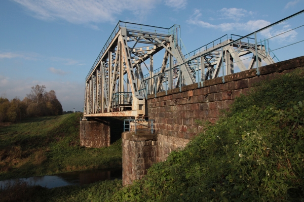 Most kratownicowy jednotorowy